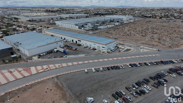 Bodega en Renta con Oficina Cerca de Ramon Rayón y Santiago Troncoso