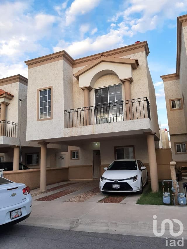 Casa en venta en Canto de Calabria zona Sendero