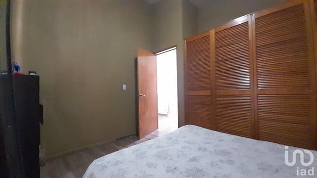 Casa en Venta con Amplio Jardín y Bungalow en Monte Casino Morelos