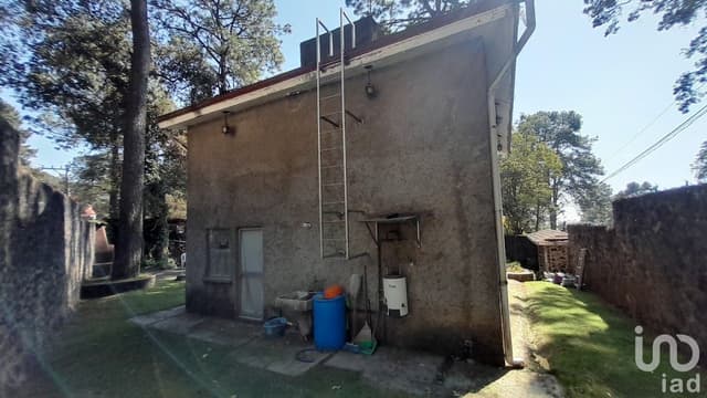 Casa en Venta con Amplio Jardín y Bungalow en Monte Casino Morelos