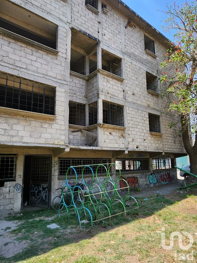 Edificio en Venta con 6 departamentos en Jardines de Morelos, Ecatepec