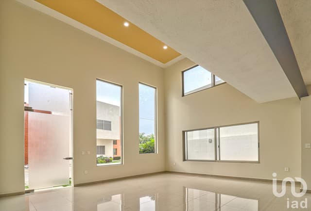Casa nueva en venta con recamara en planta baja, Lomas de Cuernavaca