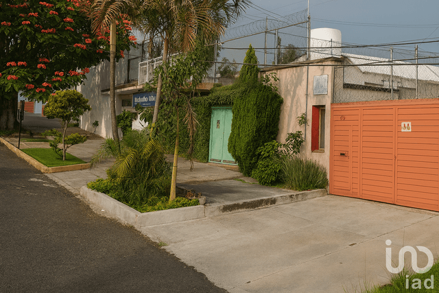 CASA EN VENTA PROPIA PARA ESCUELA O CONSULTORIOS, BELLAVISTA, CUERNAVACA