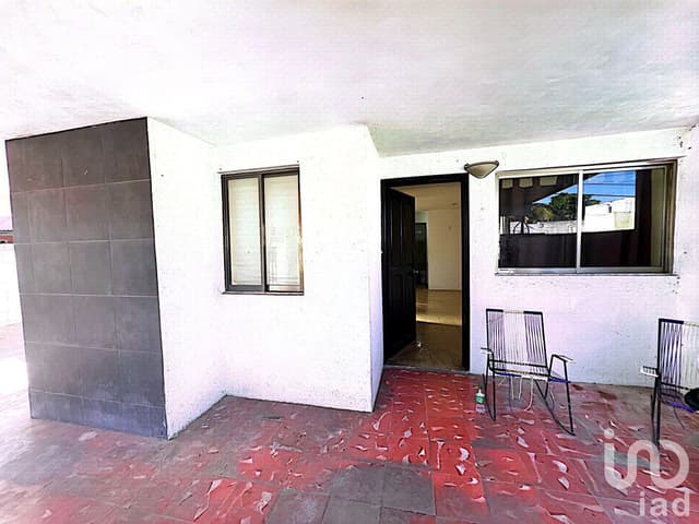Rento casa 2 cuartos, en zona norte cerca de altabrisa, fracc. "Las Aguilas", jose ma. iturralde.