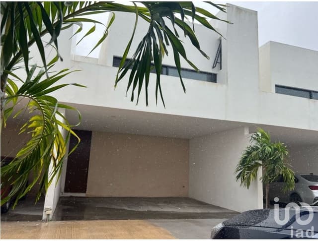 CASA EN VENTA AL NORTE DE MÉRIDA, ZONA TEMOZÓN, TH-20