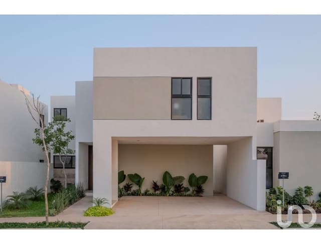 VENTA CASA EN EL NORTE DE MÉRIDA, ZONA CONKAL, ALDORIA