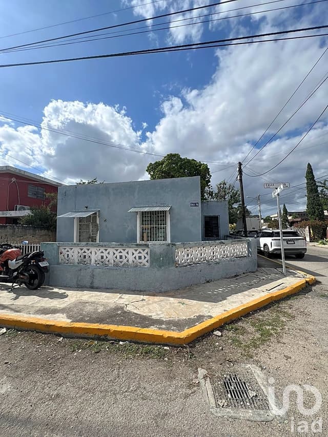 CASA EN VENTA EN CENTRO DE MÉRIDA, ZONA SANTIAGO