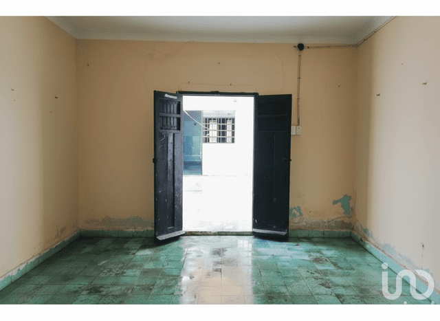 CASA EN VENTA EN CENTRO DE MÉRIDA, PARA REMODELAR