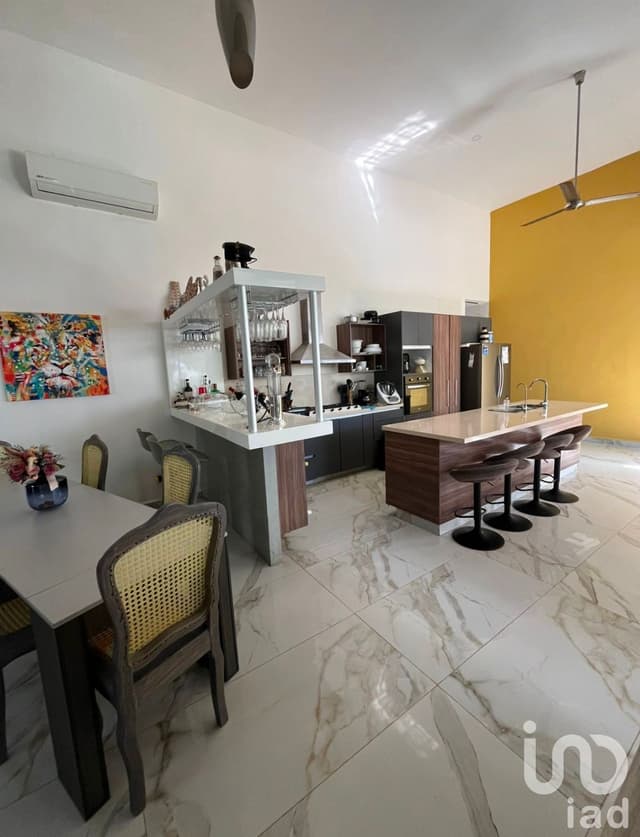 Casa en venta de un piso en Jardines de la Rejoyada, Mérida, Yucatán.