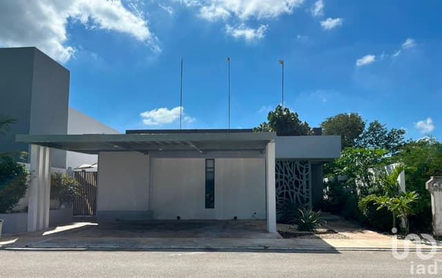 Casa en venta de un piso en Jardines de la Rejoyada, Mérida, Yucatán.