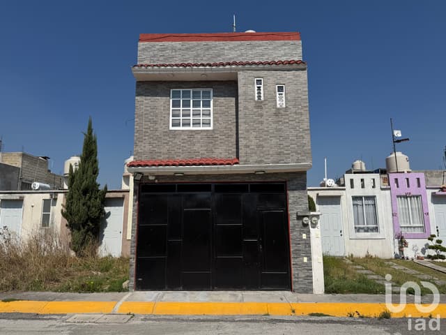 Casa en Venta en Paseos San Martín, Toluca, México