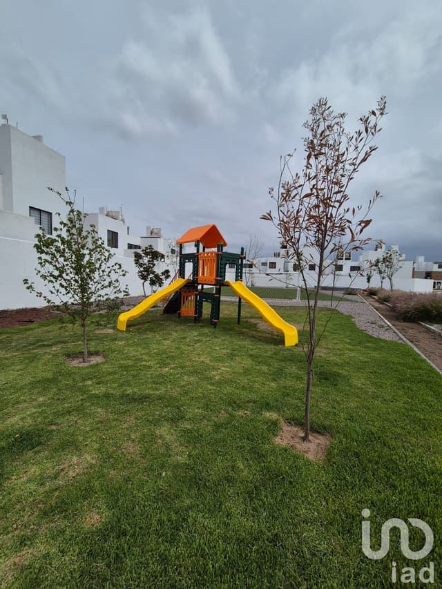 Casa En Venta En Privada Lanka, Soledad