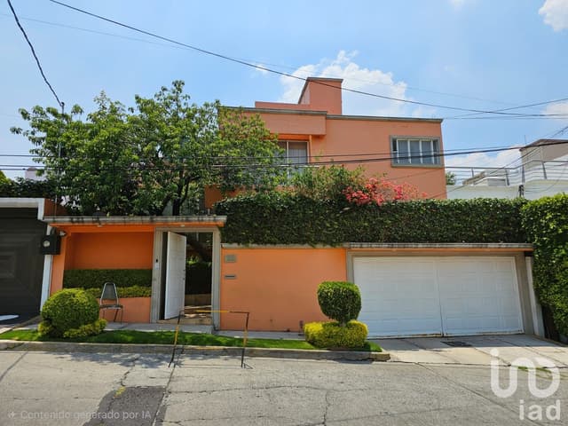 Casa en venta en Lomas de Tecamachalco