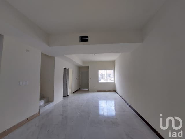 CASA DE 4 RECAMARAS CON TERRENO EXCEDENTE EN PREVENTA, FRACCIONAMIENTO PRIVADO, CD JUAREZ CHIH