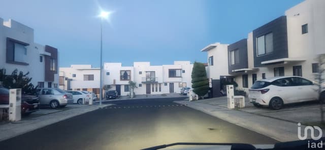 CASA AMUEBLADA EN RENTA EN ZIBATA QUERETARO