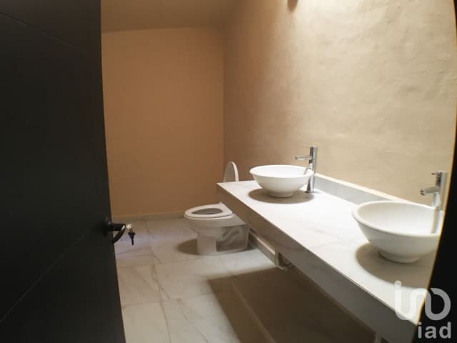 Casa en Venta bungalow, un nivel, remodelada. Lomas de Cuernavaca