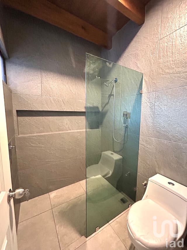 Casa nueva, moderna con fácil acceso a autopista en Cuernavaca