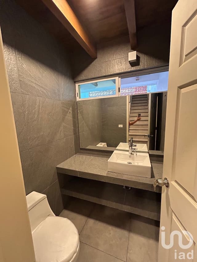 Casa nueva, moderna con fácil acceso a autopista en Cuernavaca