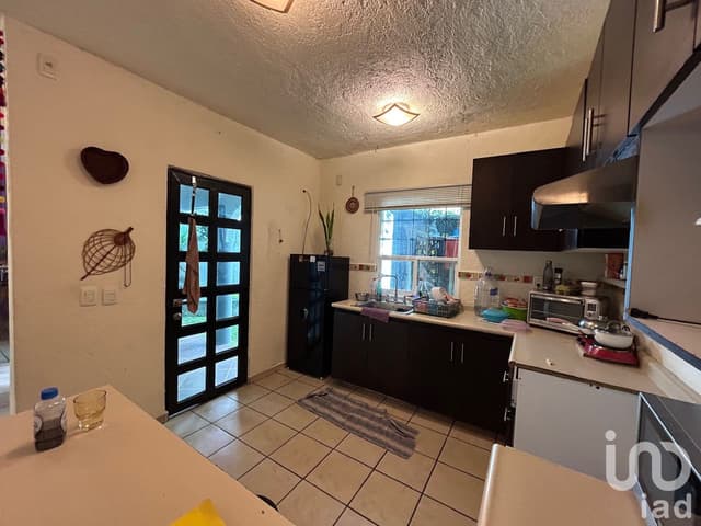 Casa en venta 5 recámaras, roof top jacuzzi en Ahuatepec Cuernavaca