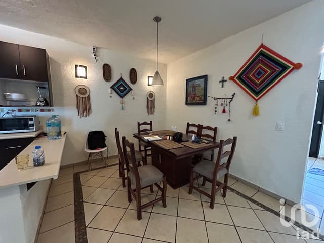 Casa en venta 5 recámaras, roof top jacuzzi en Ahuatepec Cuernavaca