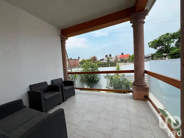 Casa en venta, a 5 minutos de plazas Galerías y Tulipanes en Cuernavaca