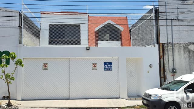 Casa en renta en Querétaro en el Laurel atrás del hotel Mirage