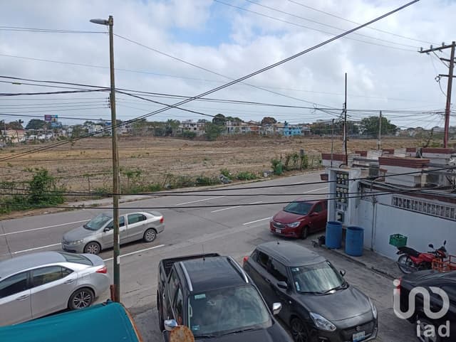 VENDO TERRENO EN AV. UNIVERSIDAD, EN COL.PETROLERA , EN TAMPICO, TAMAULIPAS.