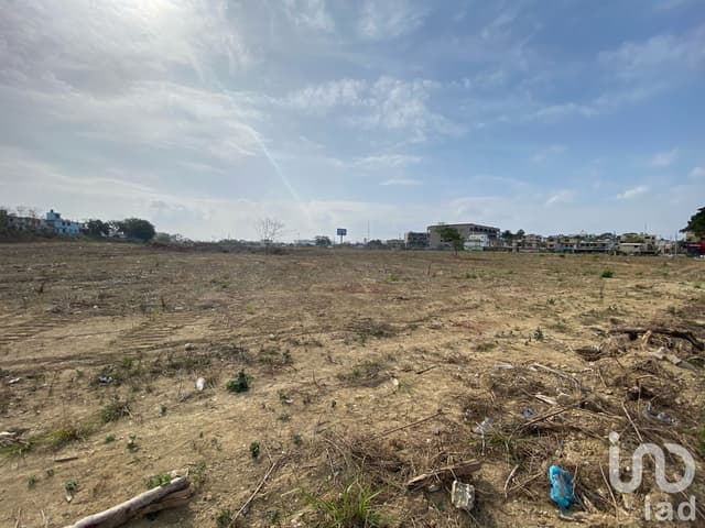 VENDO TERRENO EN AV. UNIVERSIDAD, EN COL.PETROLERA , EN TAMPICO, TAMAULIPAS.