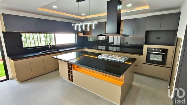 Venta de casa en Lomas de Angelópolis a una calle de Chedraui selecto