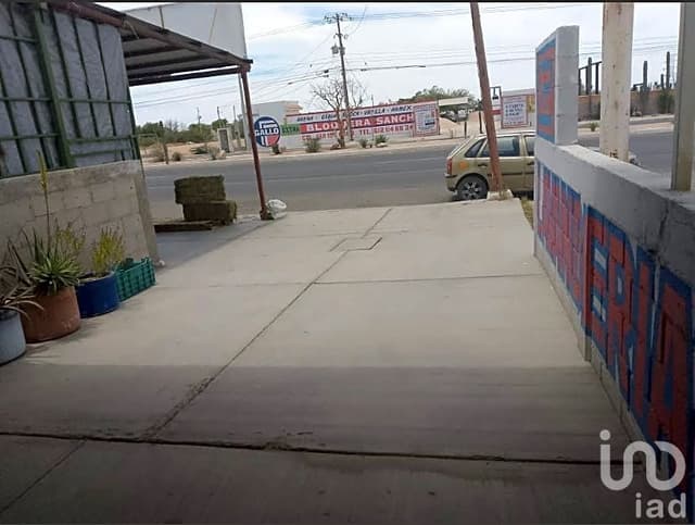 CASA CON LOCAL COMERCIAL EN VENTA SOBRE BLVD FORJADORES LA PAZ BAJA CALIFORNIA SUR