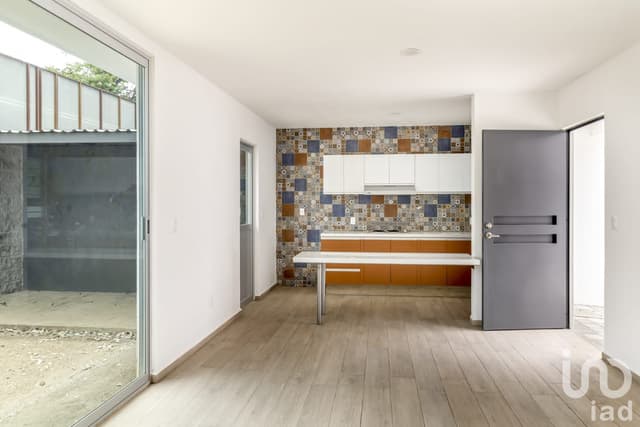 Vendo casa con jardín privado en Col. Miraval, Cuernavaca, Morelos