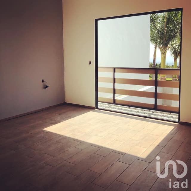 LOMAS DE CORTÉS EN CUERNAVACA, CON SEGURIDAD DENTRO DE UN FRACCIONAMIENTO...