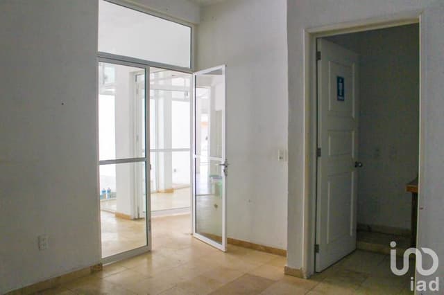 CASA EN RENTA PARA OFICINAS Y NEGOCIO COMERCIAL EN LASW PALMAS Y CON DEPARTAMENTO EN EL TERCER PISO