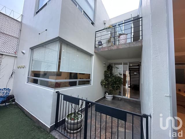 CASA EN VENTA EN LA SEXTA SECCION DE LOMAS VERDES, NAUCALPAN
