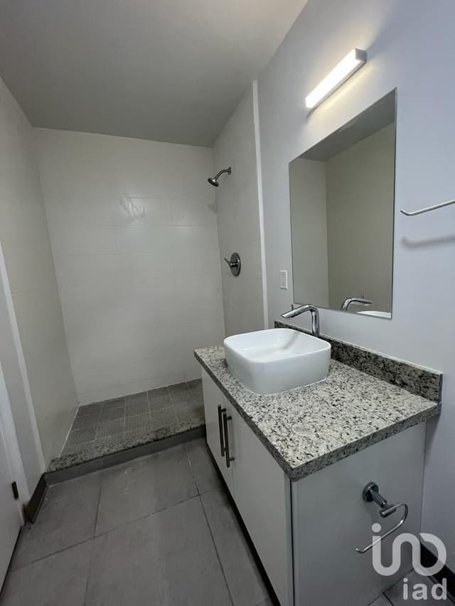 departamento en renta en desarrollo privado con alberca.