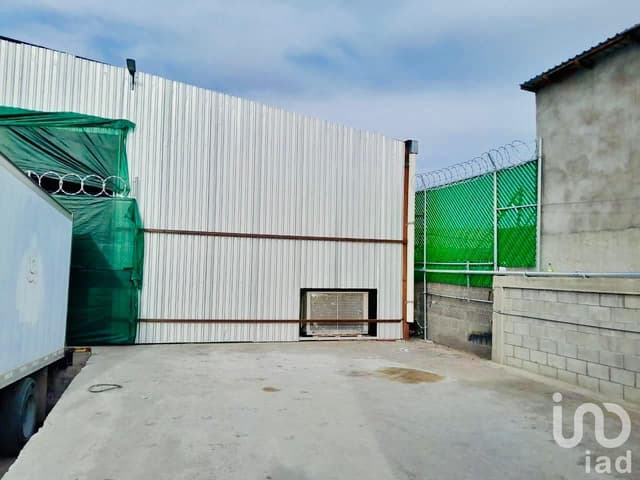 Bodega en renta Los Aztecas