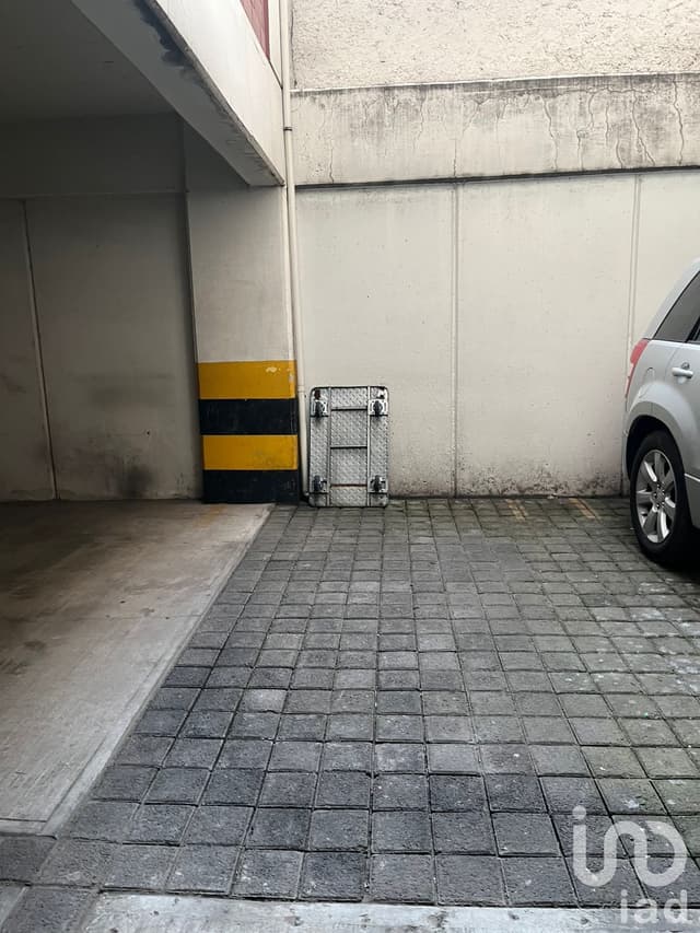 SE VENDE DEPTO EN ALGARÍN A UNA CUADRA DE VIADUCTO