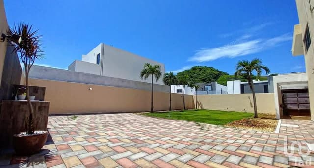 CASA EN VENTA EN LOS MANANTIALES