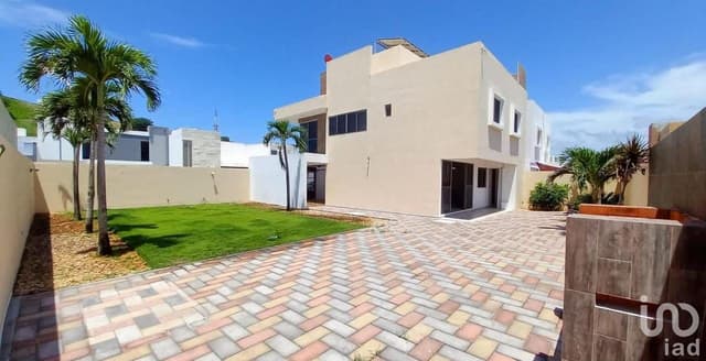 CASA EN VENTA EN LOS MANANTIALES