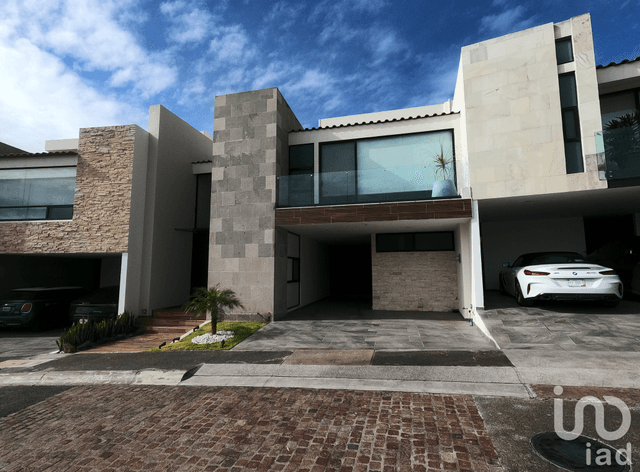 Casa en Venta en Lomas de Angelópolis III (Chedraui Selecto Cascatta)