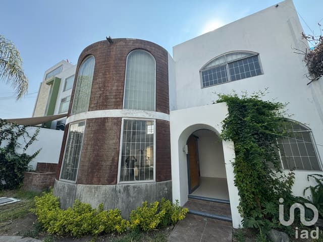 Casa en Venta en Santa Cruz Buenavista, Puebla
