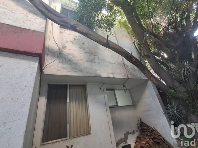 Casa en venta a precio de terreno en Colonia 8 de Agosto en Benito Juárez, Ciudad de México