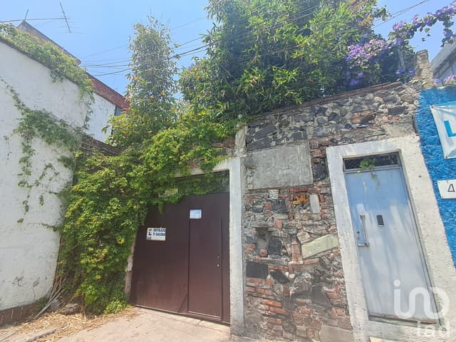 Casa en venta a precio de terreno en Colonia 8 de Agosto en Benito Juárez, Ciudad de México