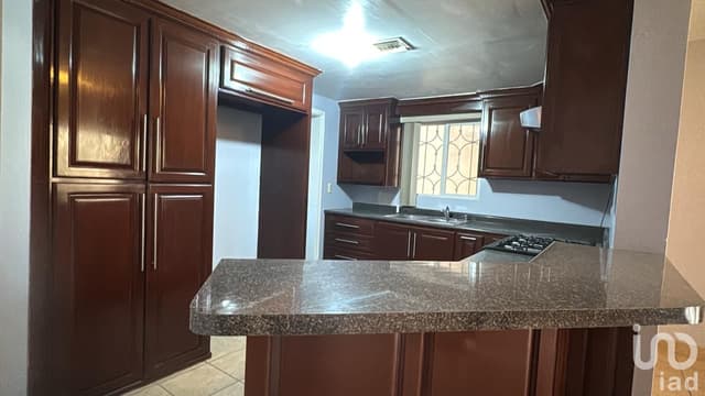 CASA DE TRES HABITACIONES EN ZONA LA SARZANA CD JUAREZ