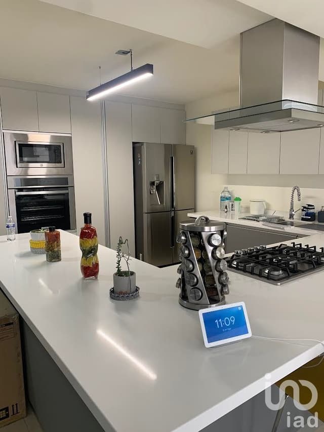 Venta de casa en Zibata Queretaro 4 habitaciones 5 Baños