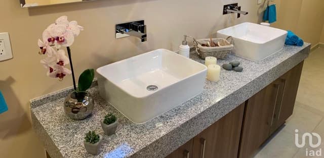 Venta de casa en Zibata Queretaro 4 habitaciones 5 Baños