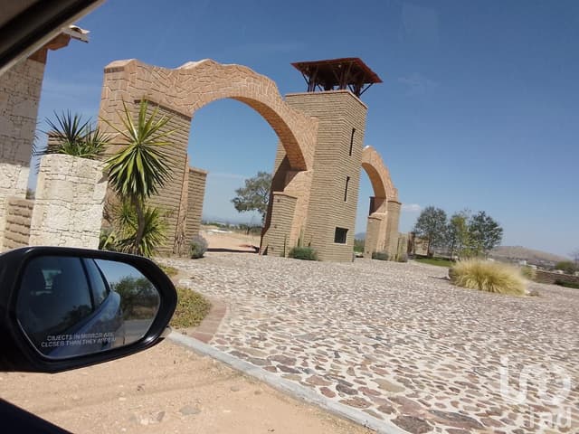 VENTA DE TERRENO TEQUISQUIAPAN RESIDENCIAL CAMPESTRE LOTE 1