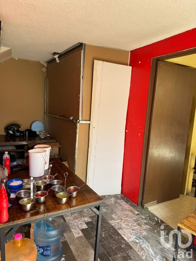 Casa con locales comerciales en Venta, Boulevares, Naucalpan