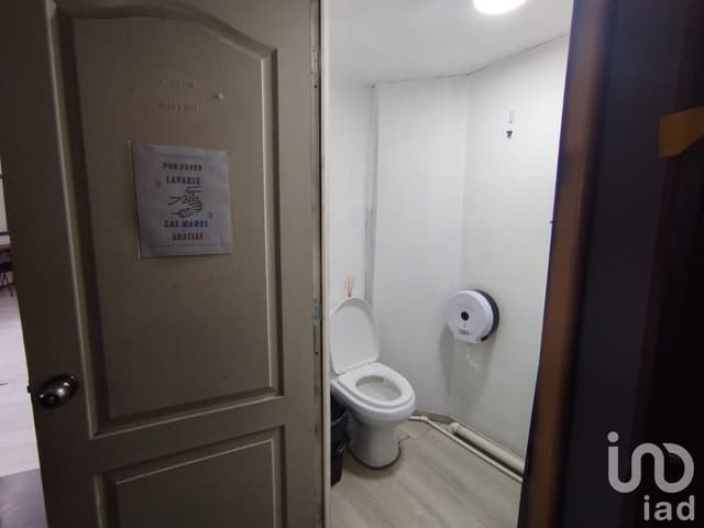 Oficina en renta, Escandón a una cuadra de plaza Metrópoli Patriotismo