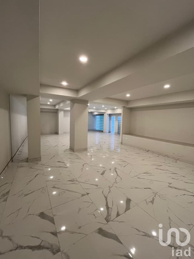 Venta de Gran oportunidad: edificio de oficinas + local en Santa María la Ribera”